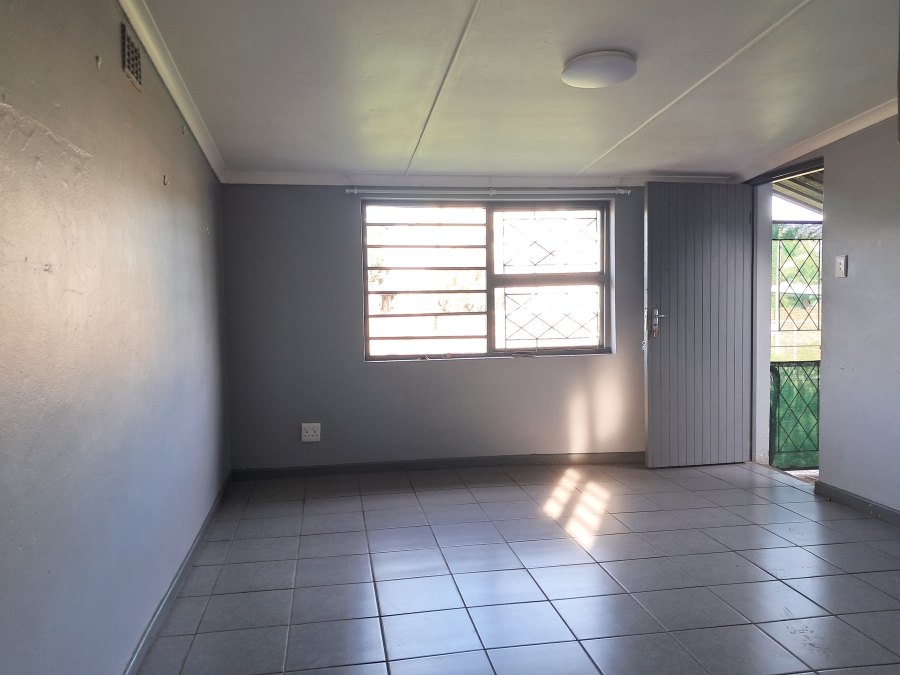To Let 1 Bedroom Property for Rent in Humansdorp Eastern Cape